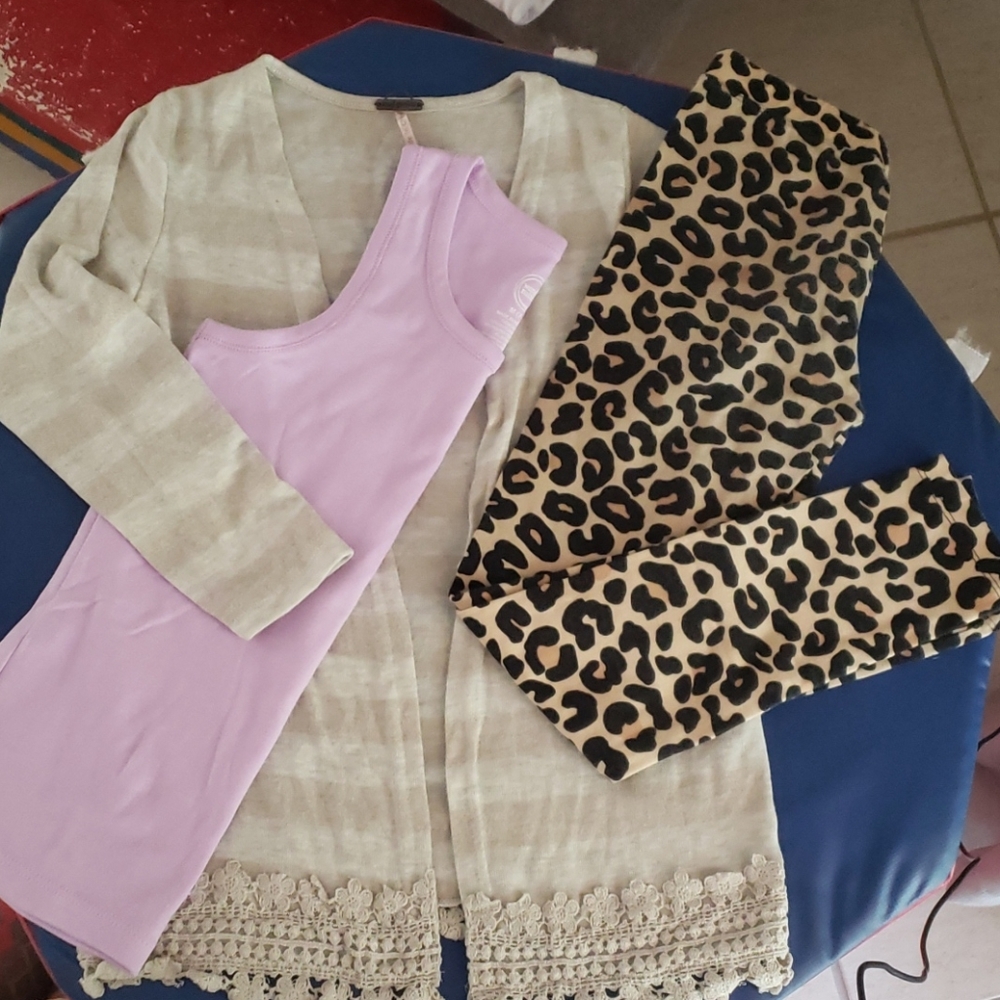 EUC Girls Outfit...Tank, Cardigan, Leggings